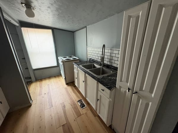 809 State University Drive photo 4
