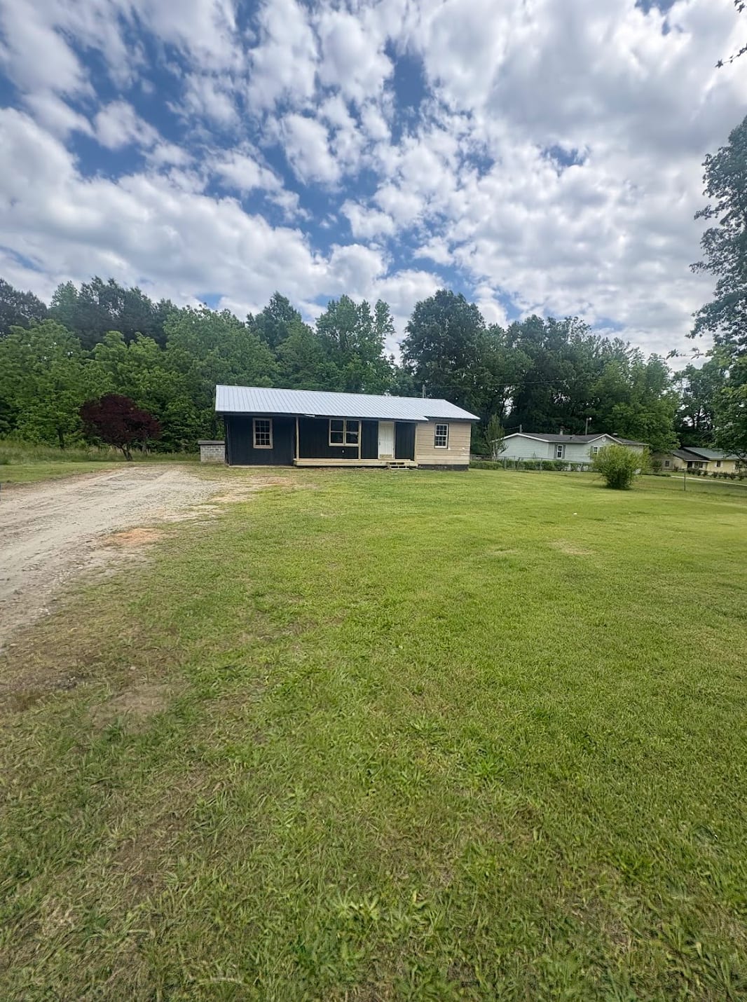 702 US Hwy 80