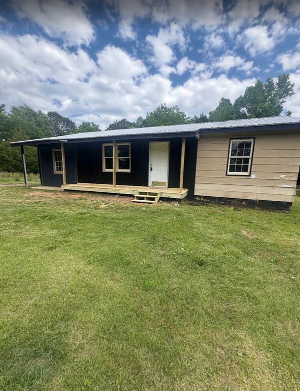 702 US Hwy 80 photo 2