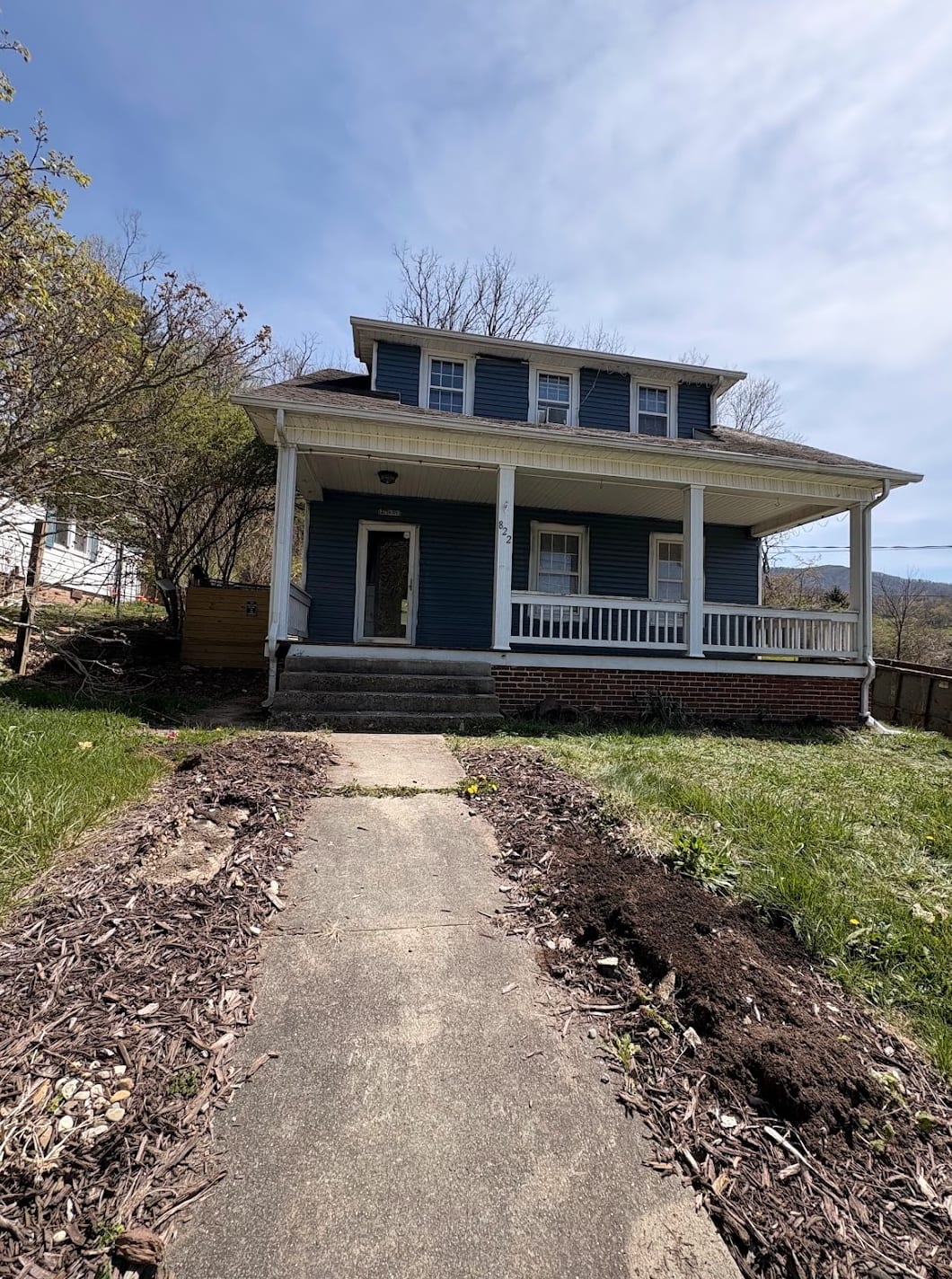 822 Tower Street