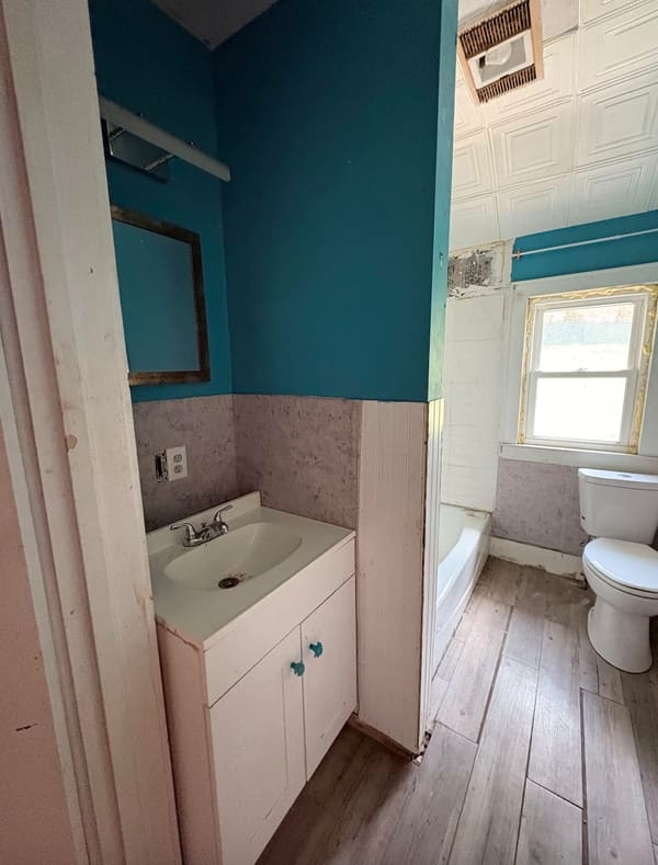 822 Tower Street photo 9