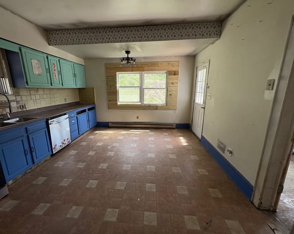 822 Tower Street photo 11