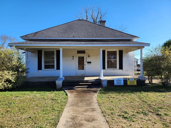 1022 Flowers Drive   photo 1