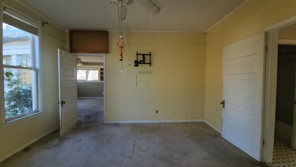 1022 Flowers Drive   photo 3