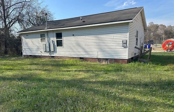 210 Suggs Street photo 3