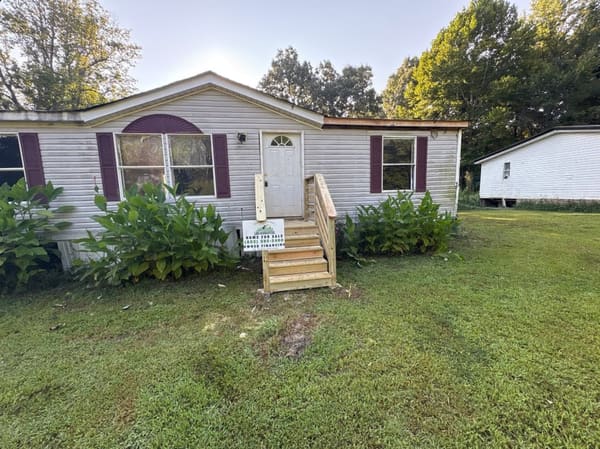 444 Fowler Road photo 1