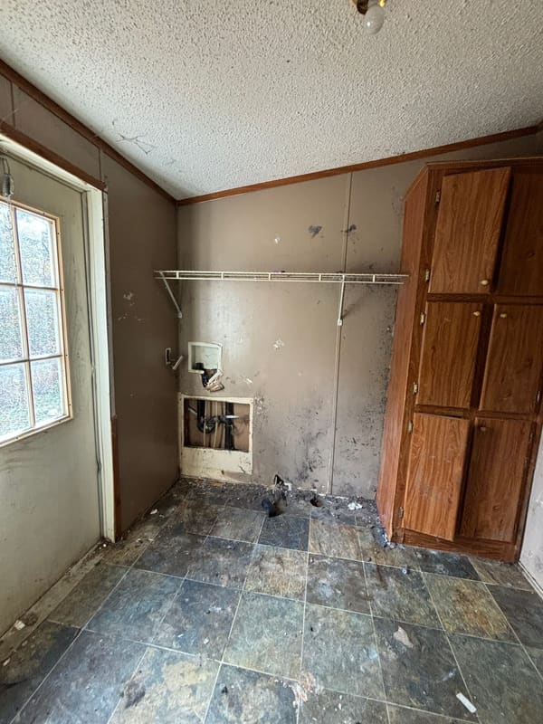 444 Fowler Road photo 2
