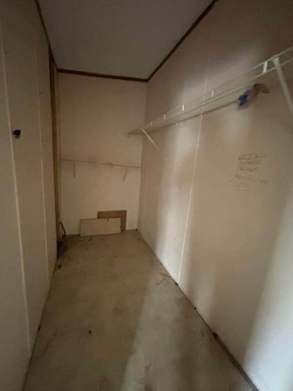 444 Fowler Road photo 3