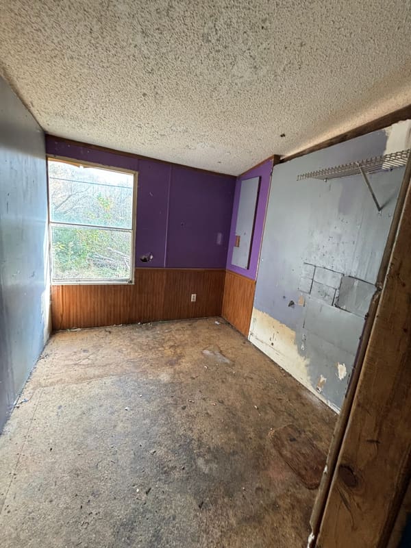 444 Fowler Road photo 4