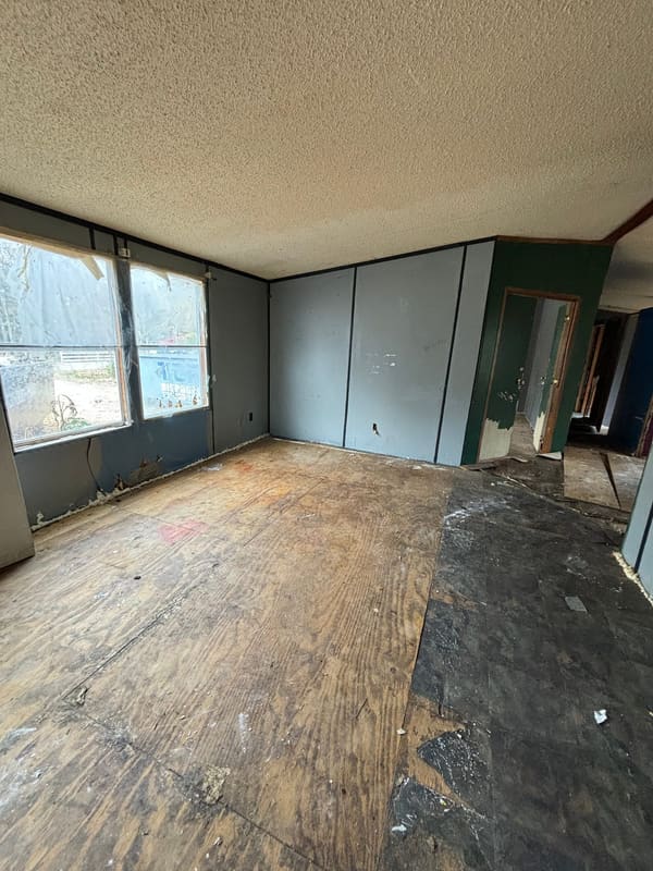 444 Fowler Road photo 7