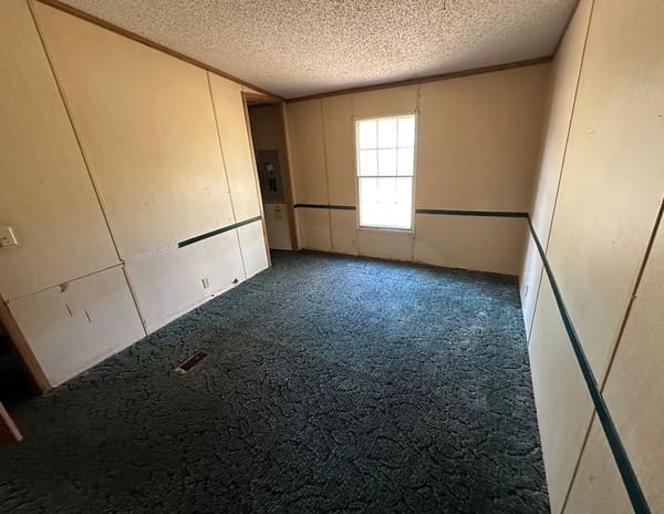 372 Gum Street E photo 4