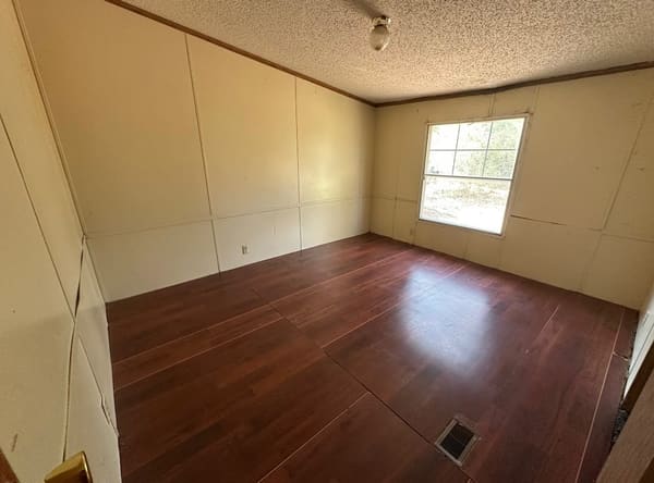 372 Gum Street E photo 5