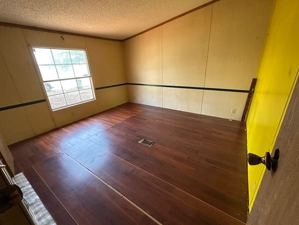 372 Gum Street E photo 6