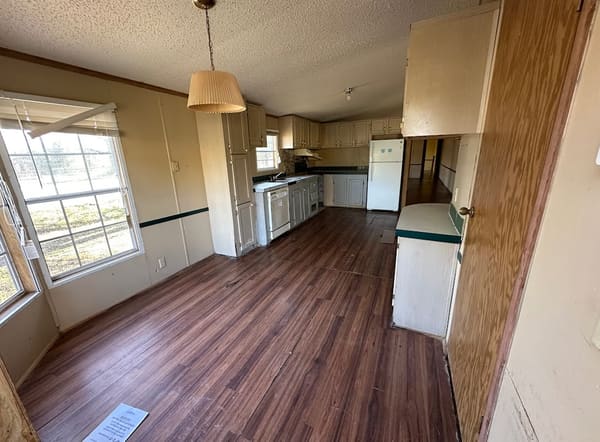 372 Gum Street E photo 10