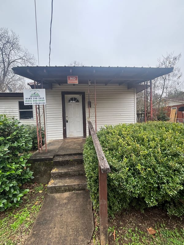 525 W Hinton Street photo 1