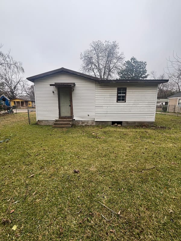 525 W Hinton Street photo 3