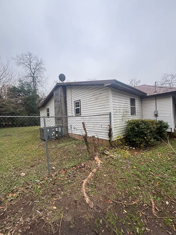 525 W Hinton Street photo 4