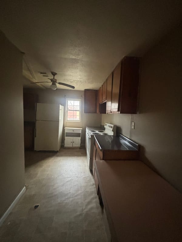 525 W Hinton Street photo 17