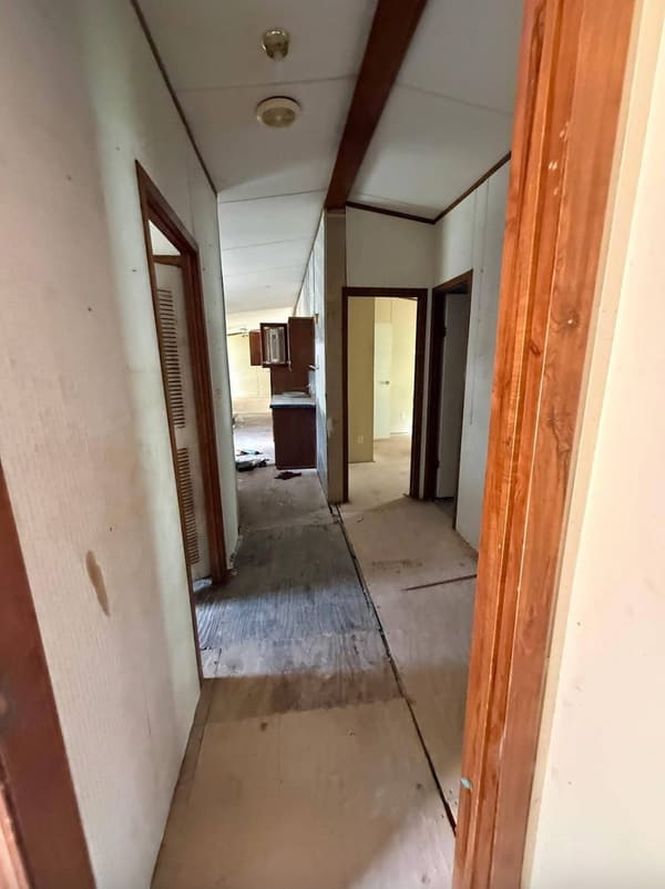 209 Broadway Street photo 6