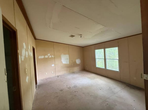 209 Broadway Street photo 8