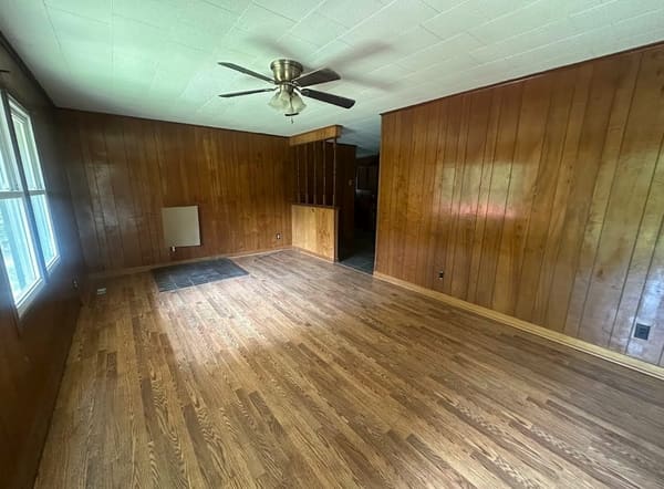 107 Neal Drive photo 2