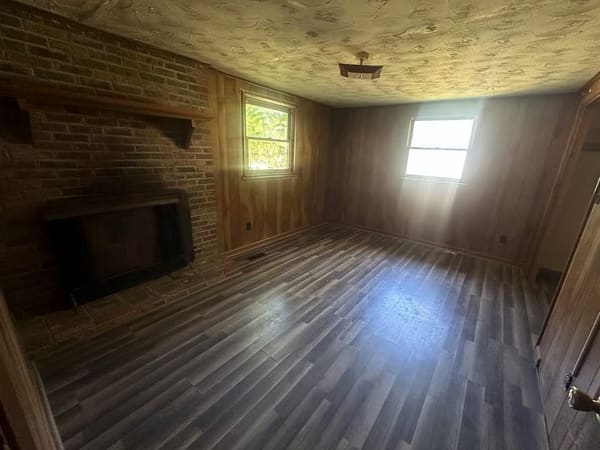 107 Neal Drive photo 6