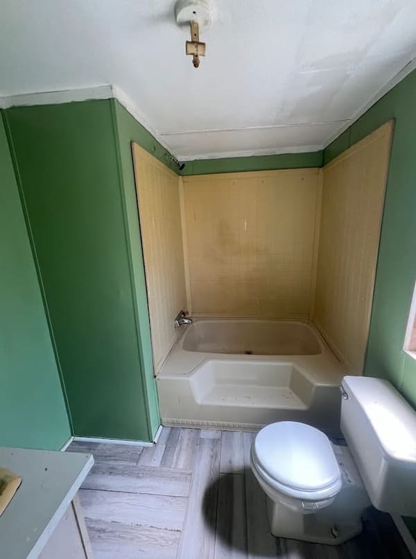 126 Iris St  photo 4