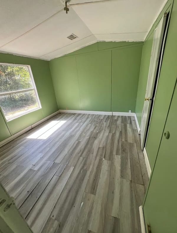 126 Iris St  photo 5