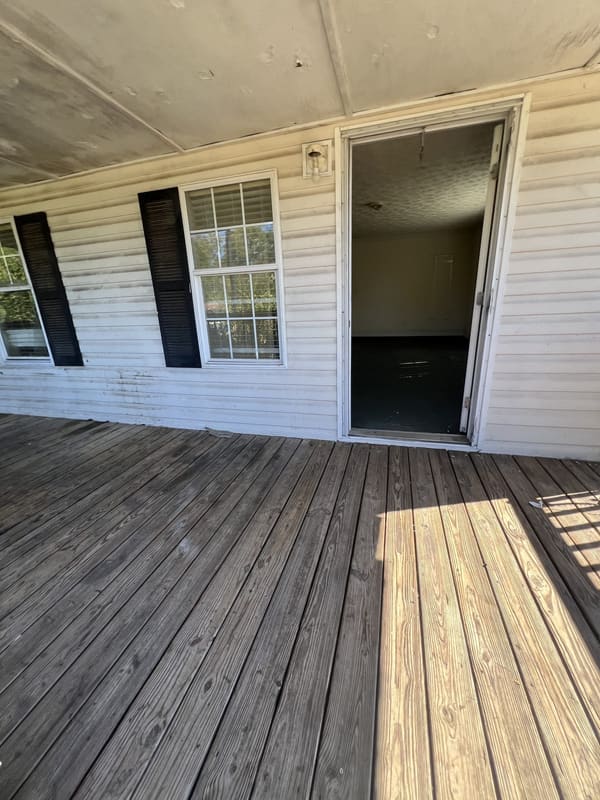210 Agnes Drive  photo 3