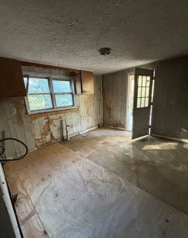 210 Hendersonville Street  photo 4