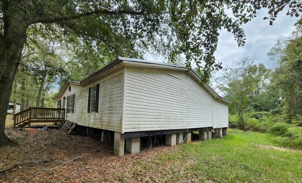 1608 Hilltop Circle photo 2