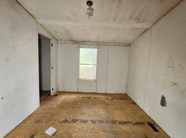 1608 Hilltop Circle photo 4