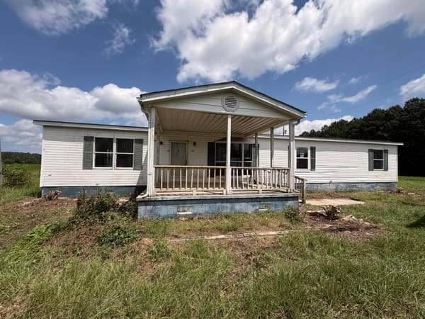 660 Roberts Road photo 1