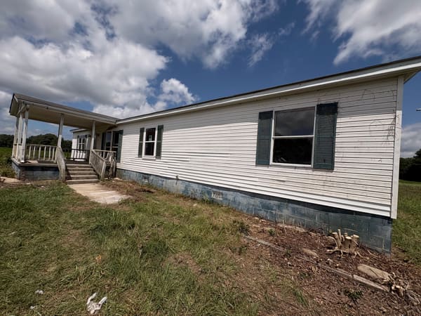 660 Roberts Road photo 2