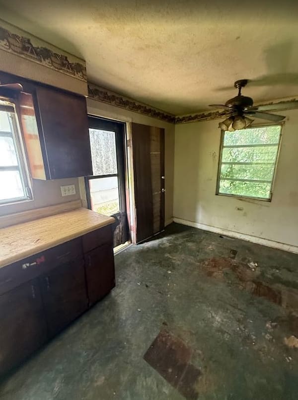 402 Lane St photo 6