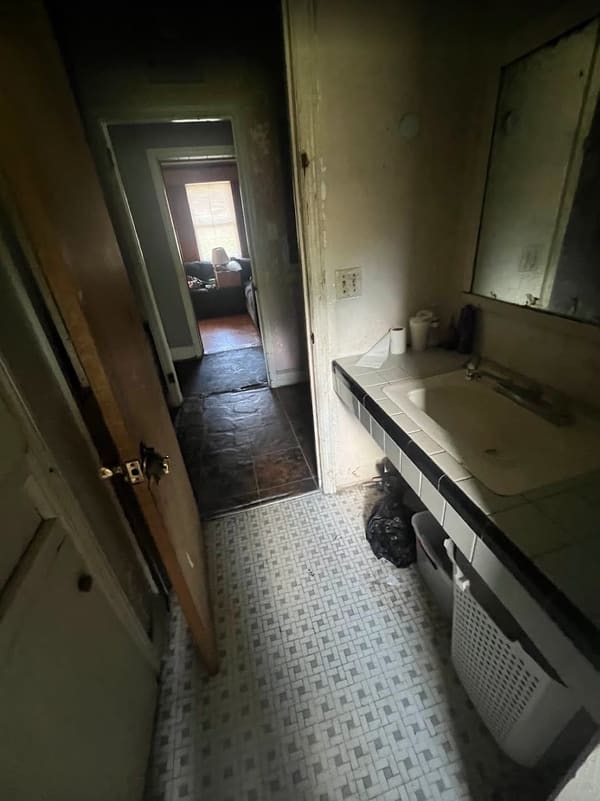 216 Woodlawn Ave  photo 4