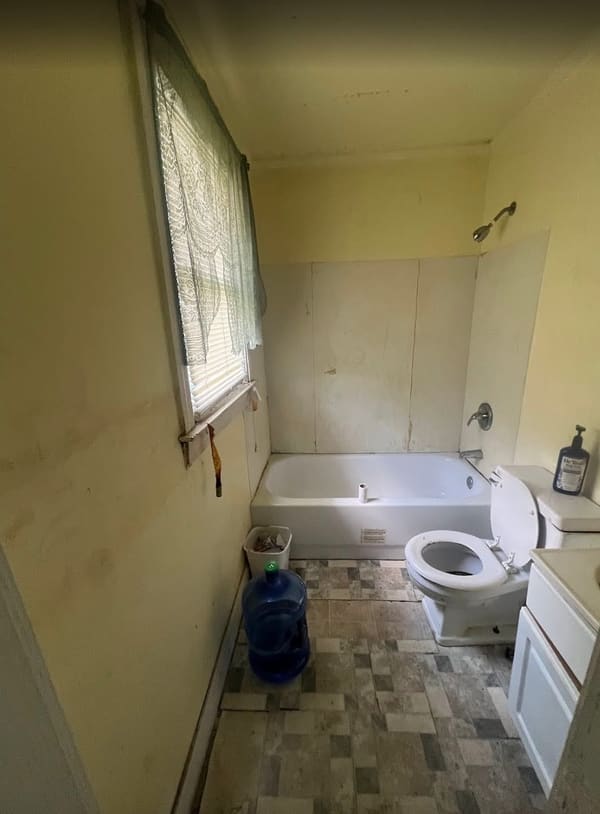 216 Woodlawn Ave  photo 5