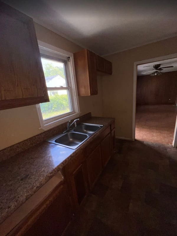 216 Woodlawn Ave  photo 6