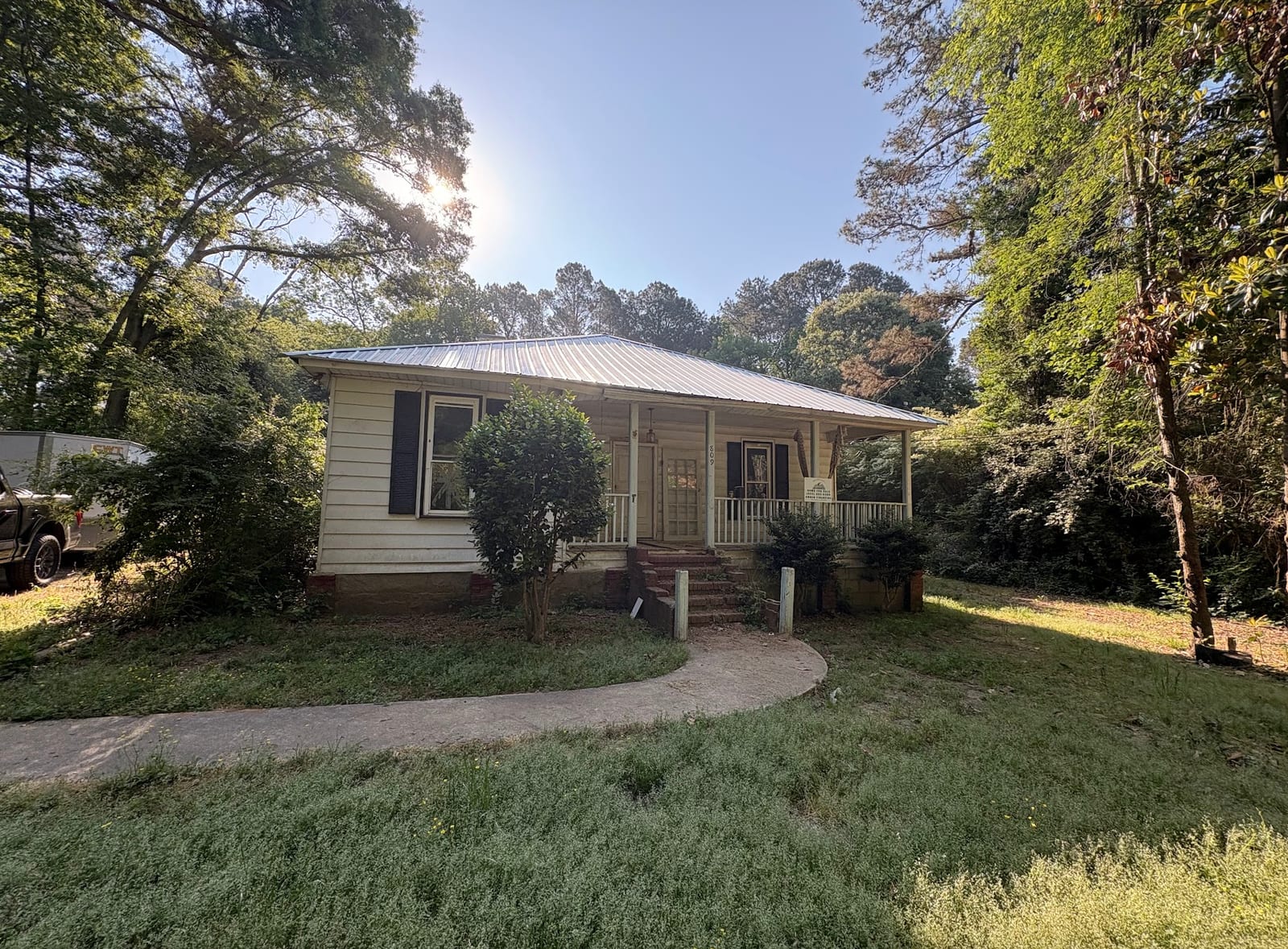 809 Laprade Street
