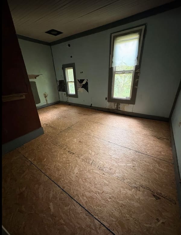809 Laprade Street photo 5