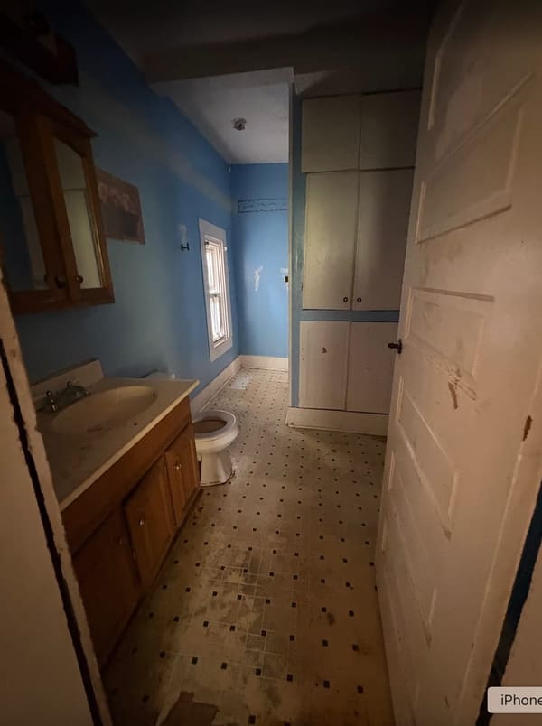 809 Laprade Street photo 9