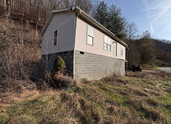 10038 Hurley Road photo 1