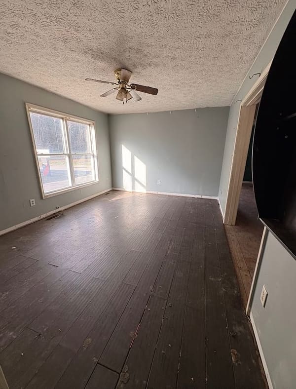 10038 Hurley Road photo 7