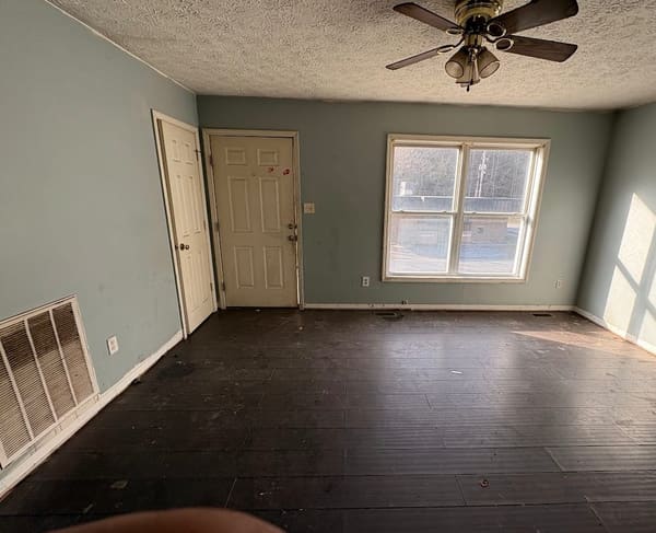 10038 Hurley Road photo 8