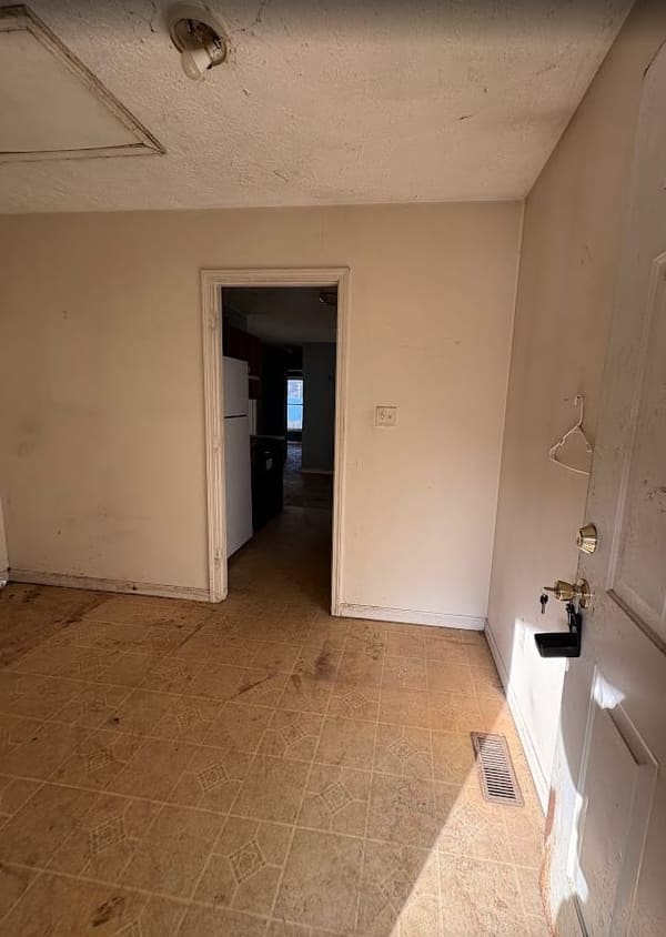 10038 Hurley Road photo 11