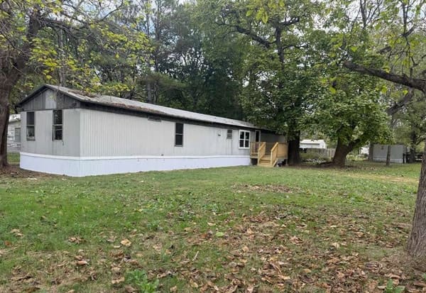 604 N Prairie Street  photo 3
