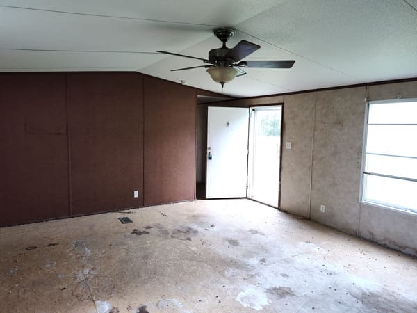 138 Humphrey Ave photo 8