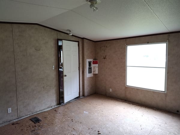 138 Humphrey Ave photo 11