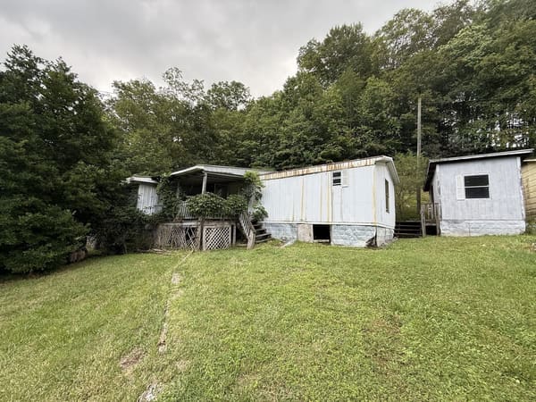 241 Hughes Hollow photo 1