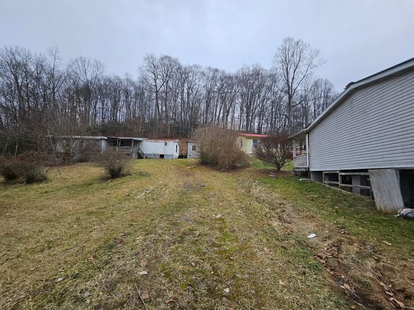 241 Hughes Hollow photo 2